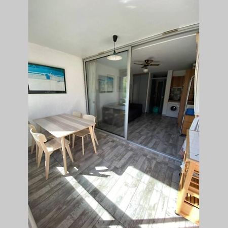 Spacieux Studio Sur Le Port De Йер Экстерьер фото